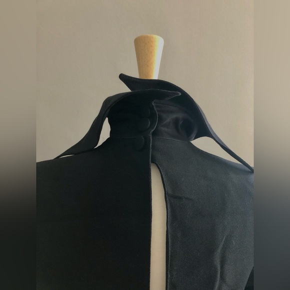 Rare Designer Lloyd Klein long black-crêpe gown. - Picture 8 of 10